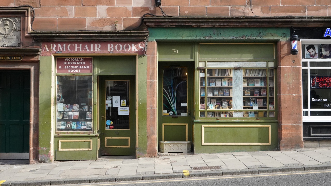 스코틀랜드 에든버러 로열마리에 자리한 암체어북스