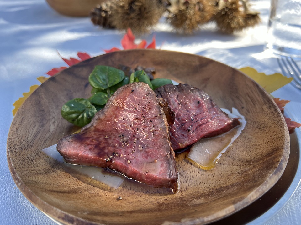 나가노현 시라카바코 호수를 바라보며 즐기는 아웃도어 로컬 다이닝