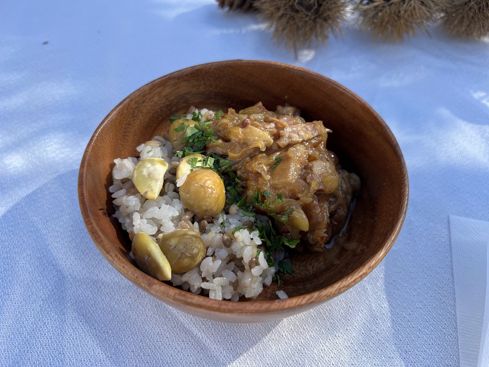 나가노현 시라카바코 호수를 바라보며 즐기는 아웃도어 로컬 다이닝